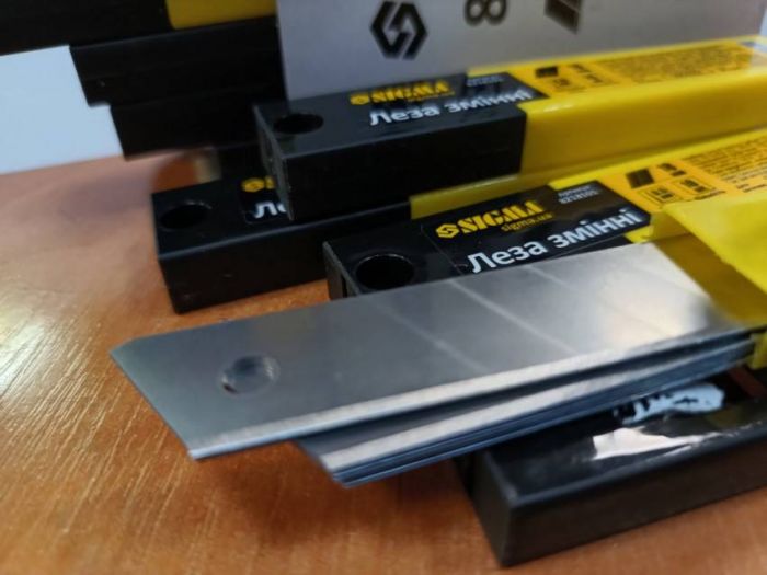 Леза змінні (прямі) 18мм 10шт Sigma (8218101)