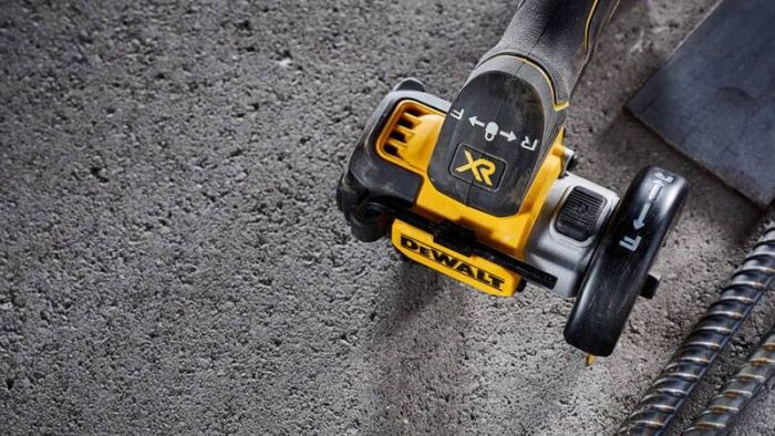 Пила дискова універсальна акумуляторна безщіткова DeWALT DCS438N