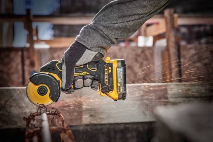 Пила дискова універсальна акумуляторна безщіткова DeWALT DCS438N