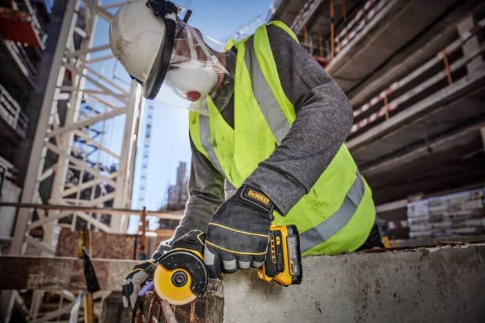 Пила дискова універсальна акумуляторна безщіткова DeWALT DCS438N