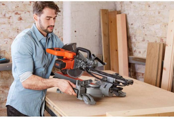 Пила торцювальна мережева 254 мм BLACK DECKER BES710