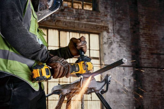 Шлифмашина угловая - болгарка аккумуляторная бесщёточная DeWALT DCG416VSN